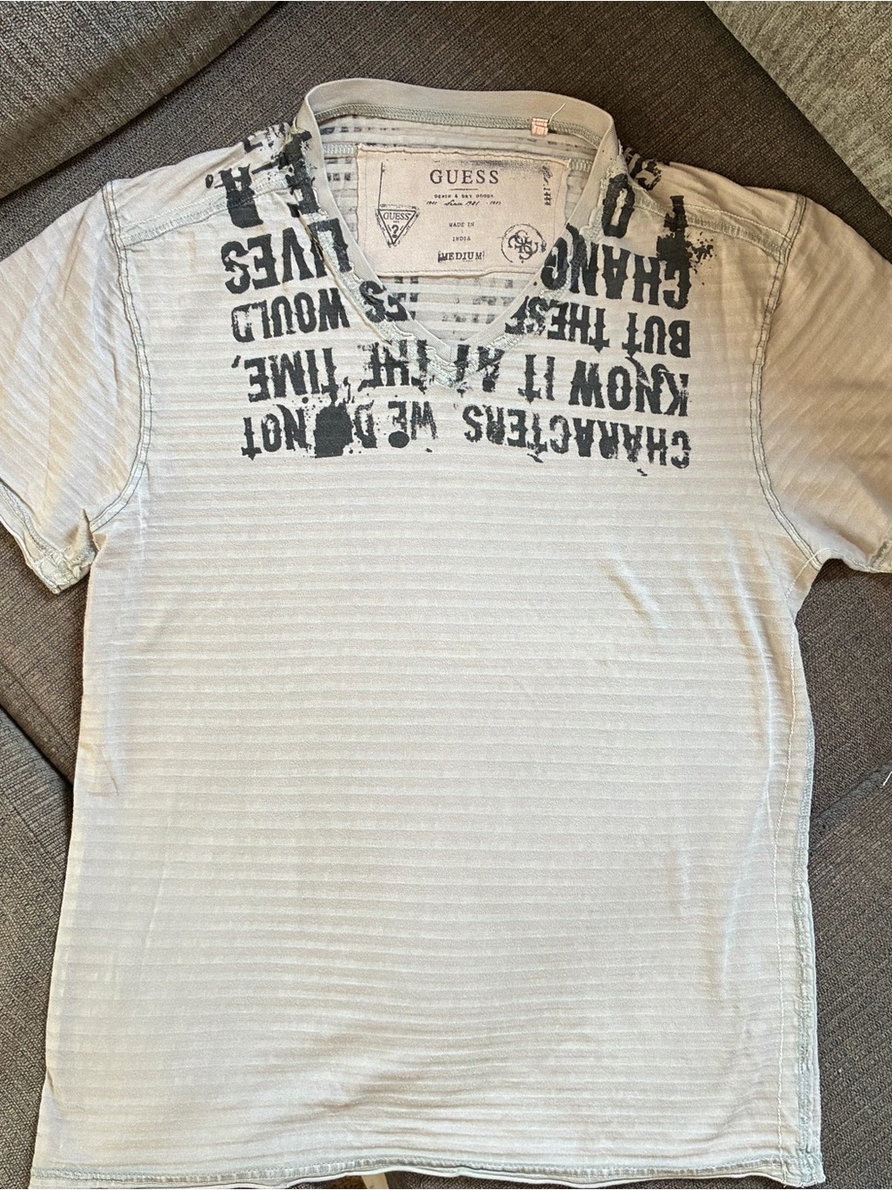 GUESS Men’s Light Gray Striped V-Neck Graphic Tee